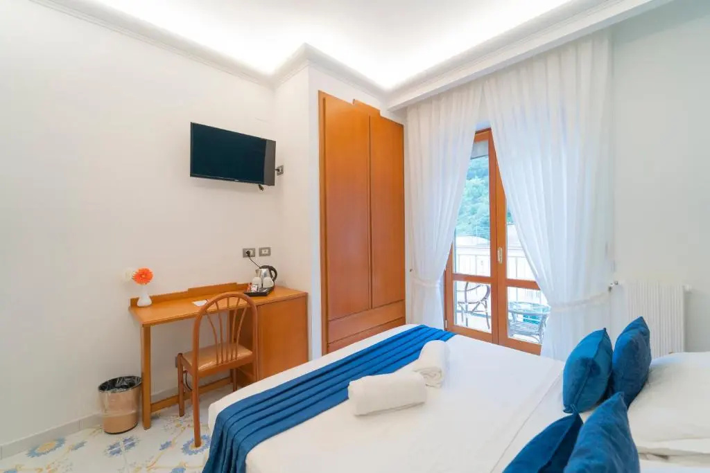Superior Double room (full double bed)