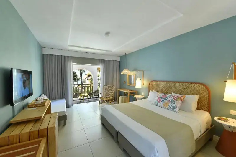 Comfort room with balcony and with sea view