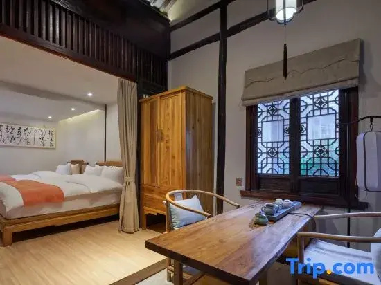 Standard Family room with view