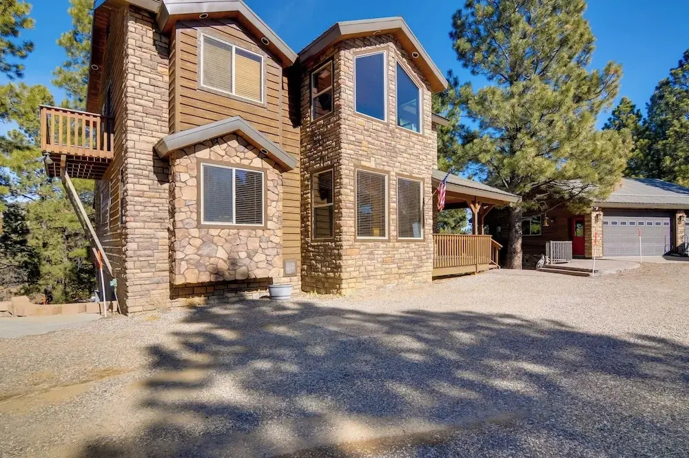 Woodsy Alton Couple's Retreat Near Bryce Canyon
