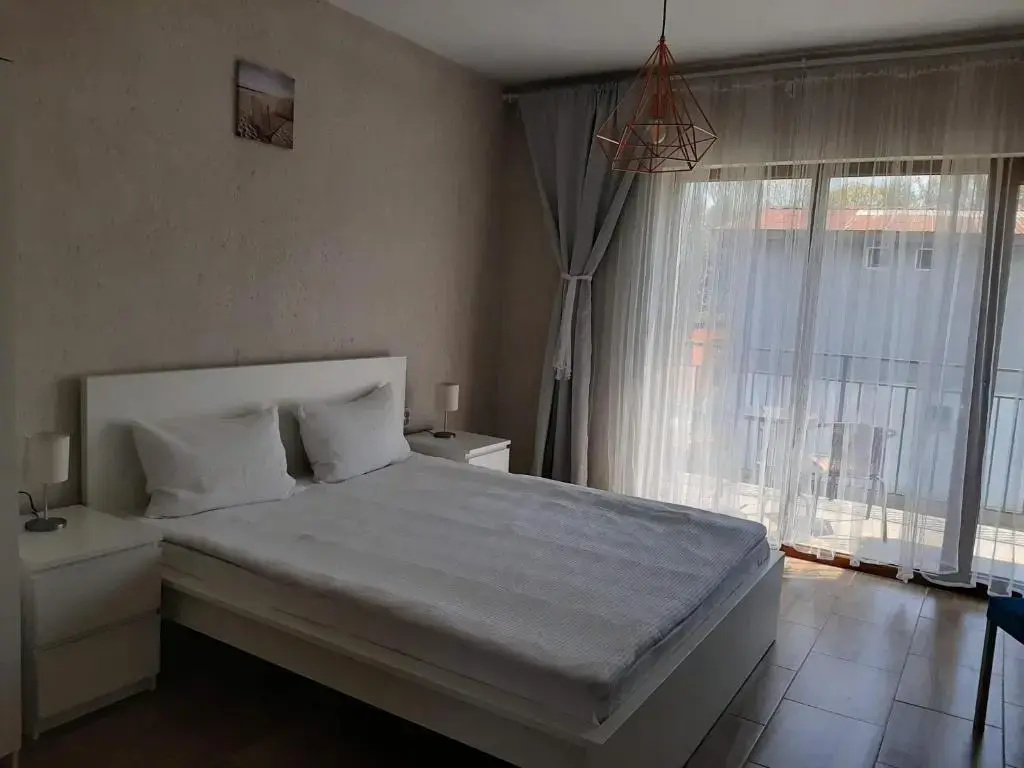 Standard Double room with balcony (full double bed)