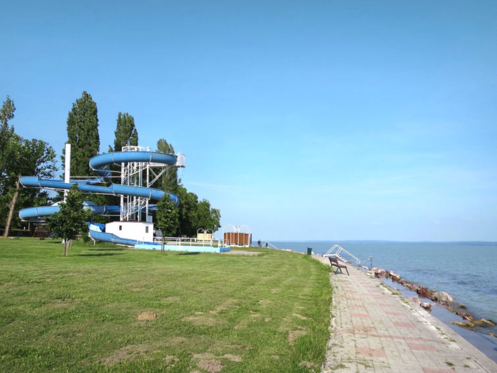 Beach & Waterfront