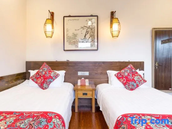 Standard room with street view