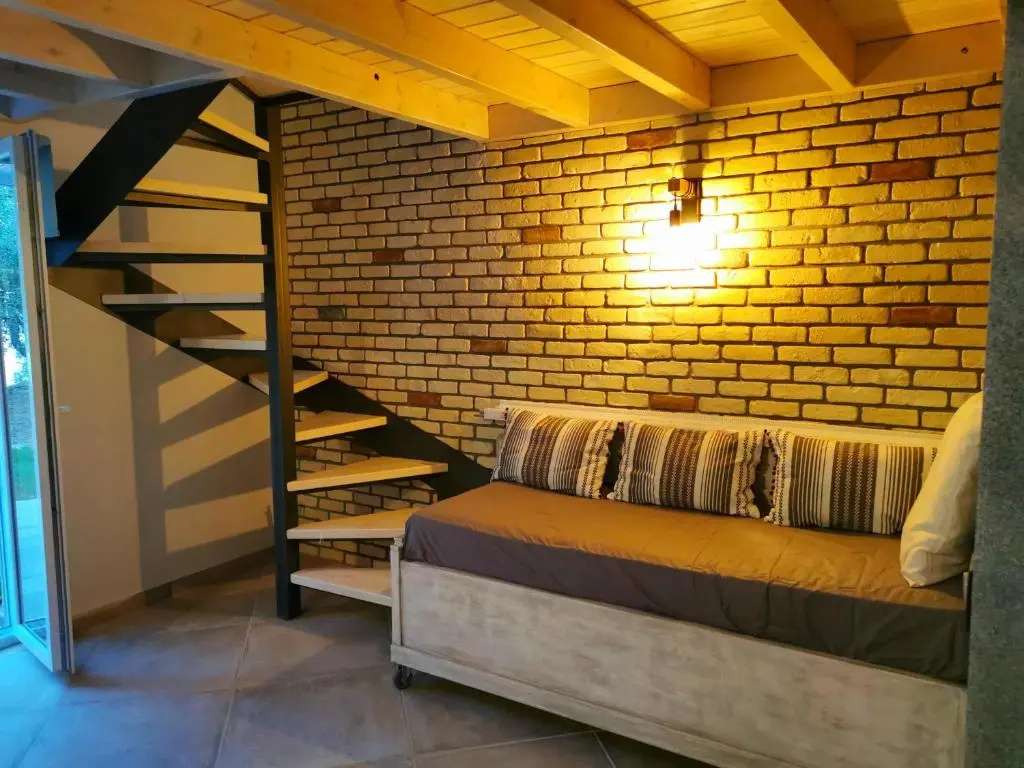 2 Bedrooms Cottage