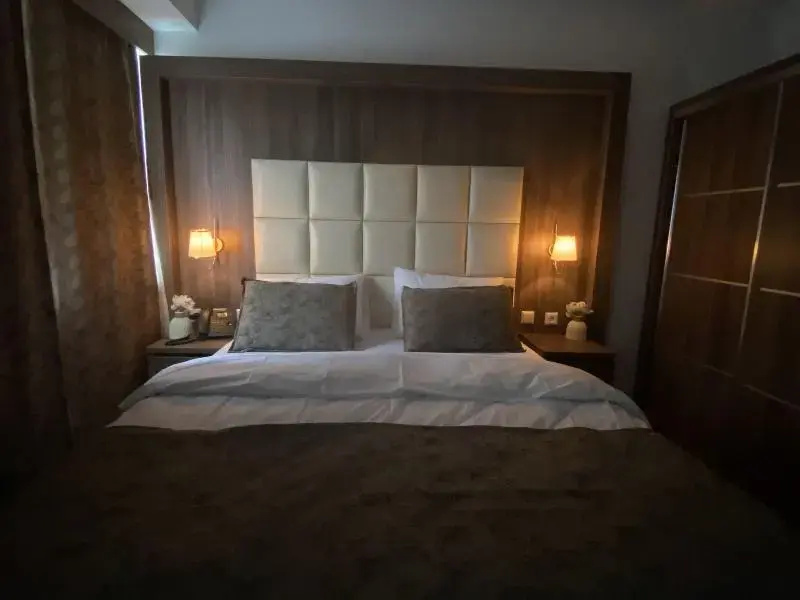 Deluxe Double room (full double bed)