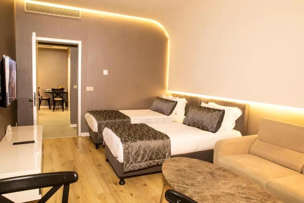 Elm Suite Hotel