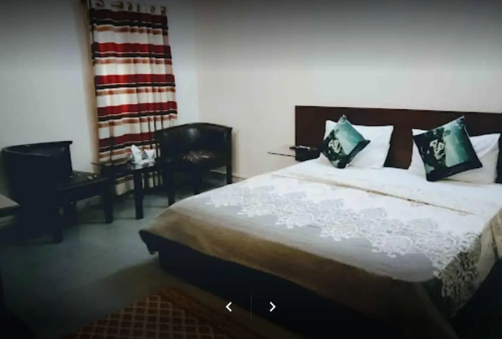 7 S Even Guest House