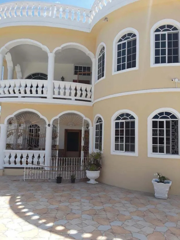 Dela de-Rose Guest House negril Jamaica