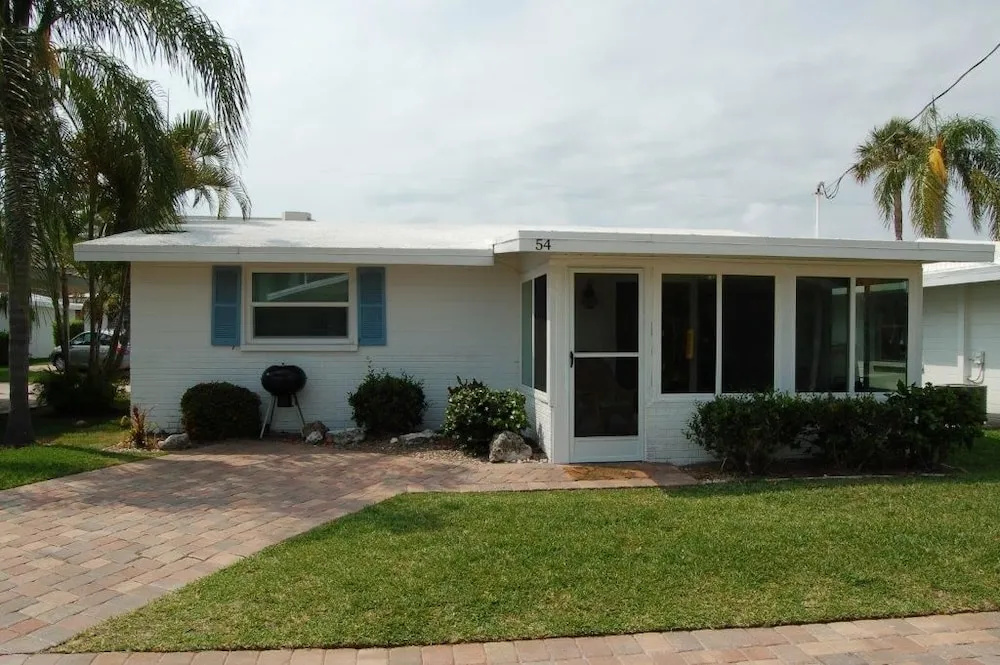 Aloha Kai Unit 54 2 Bedrooms 1 Bathroom Apts