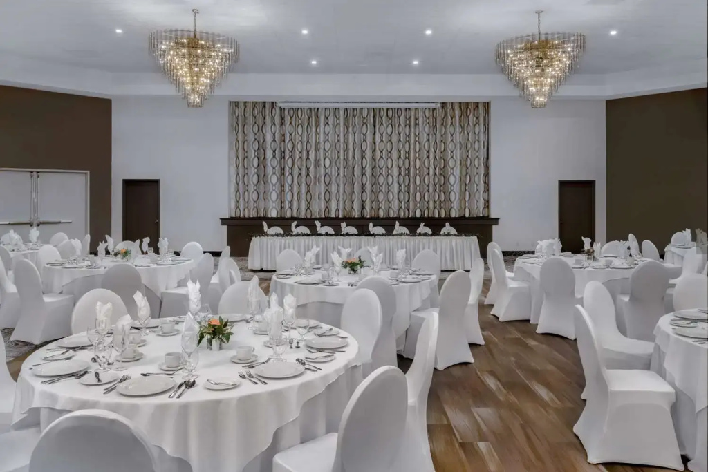 DoubleTree by Hilton Kingston