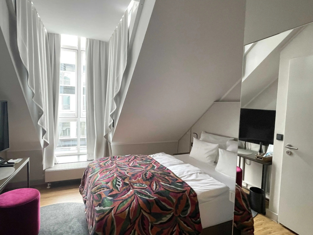 Classic Double room (full double bed)