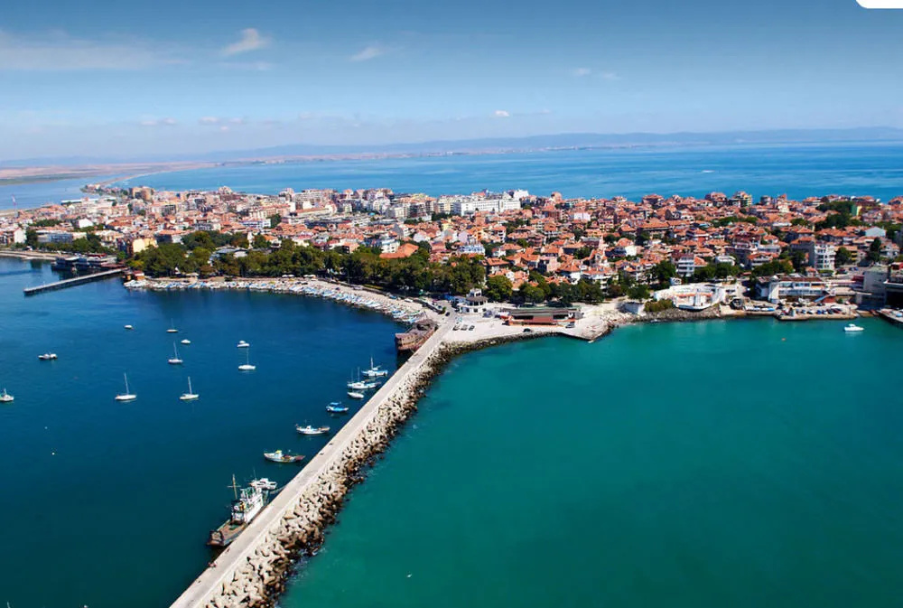 Beach & Waterfront