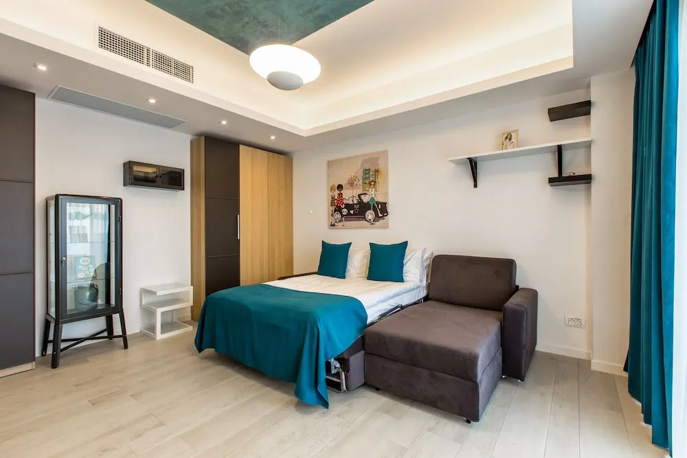 1 Bedroom Apartment with balcony and with city view