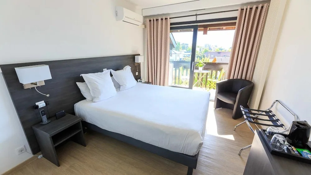 Superior Double room with balcony and with mountain view (full double bed)