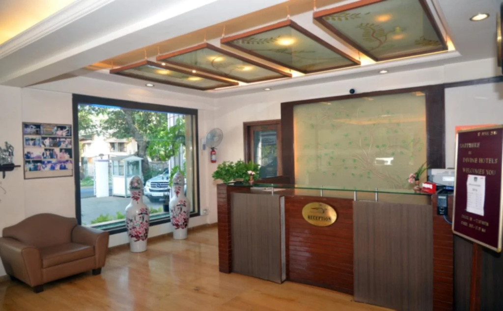 Lobby & Reception