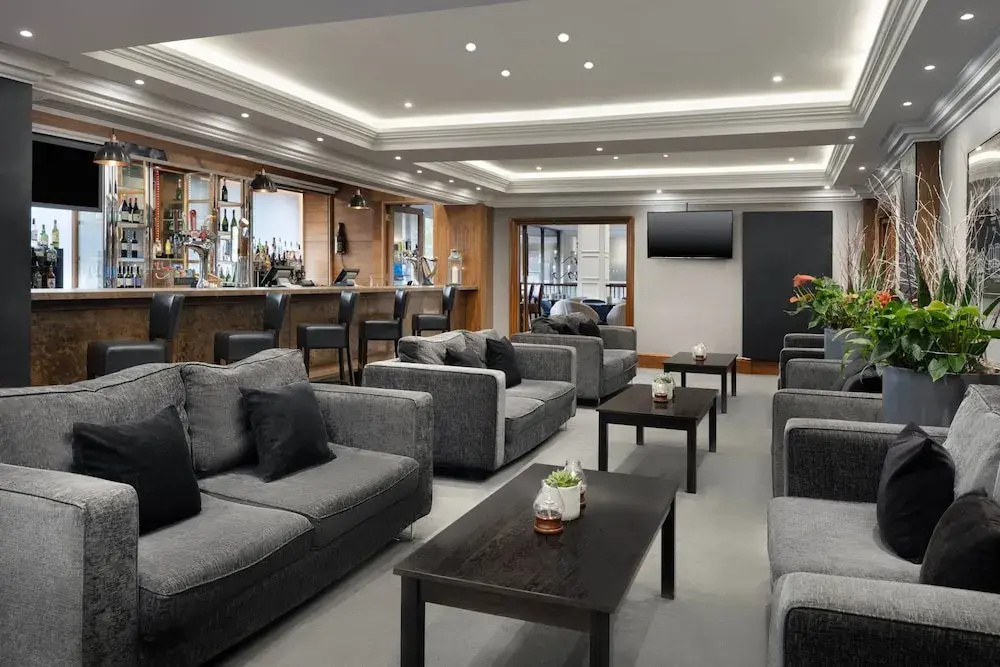 Lobby & Reception