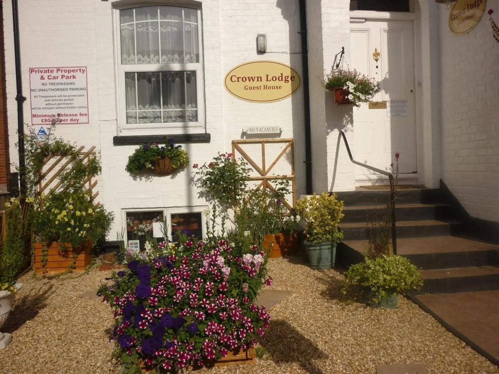 Crown Lodge Guest House