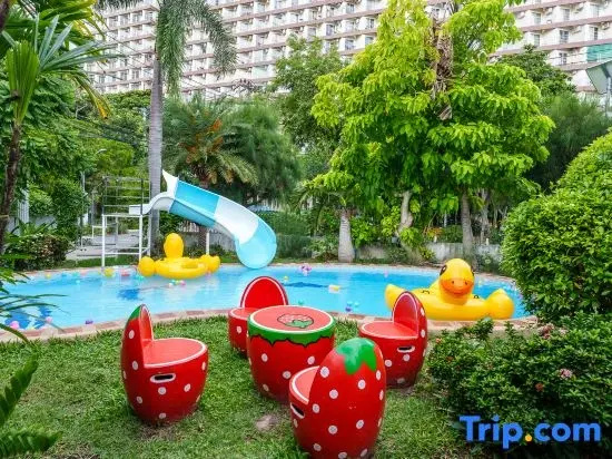 Вилла с 5 комнатами с видом на сад в Villa Navin Resort