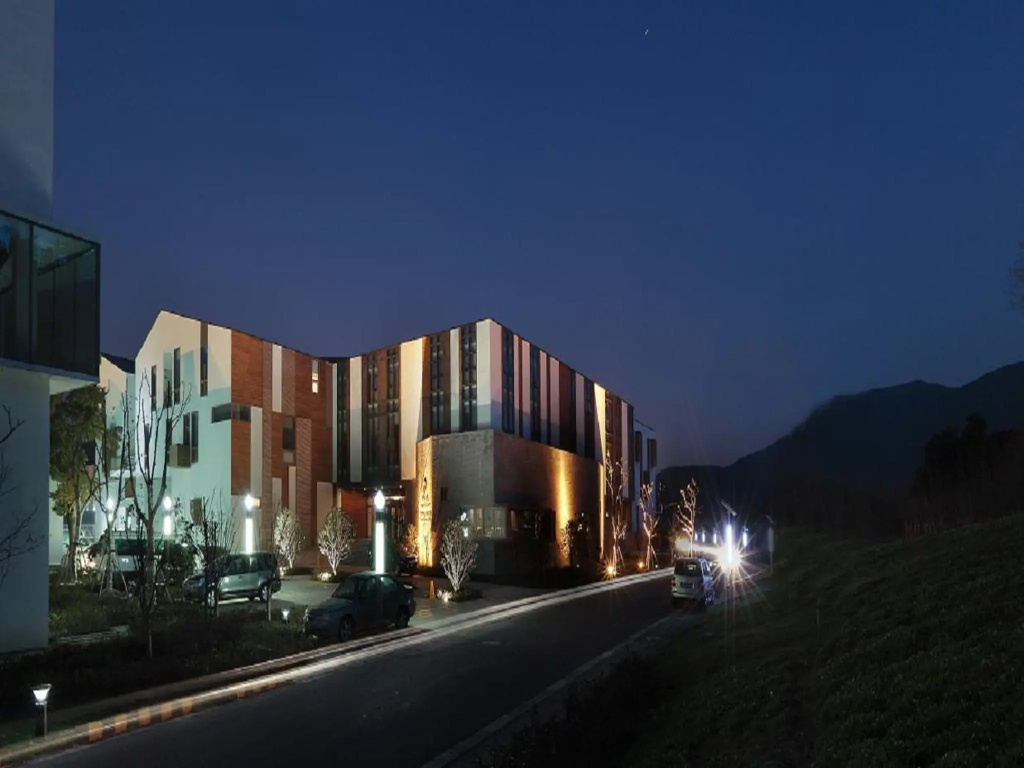 Scholars Shushan Hot Springs Resort