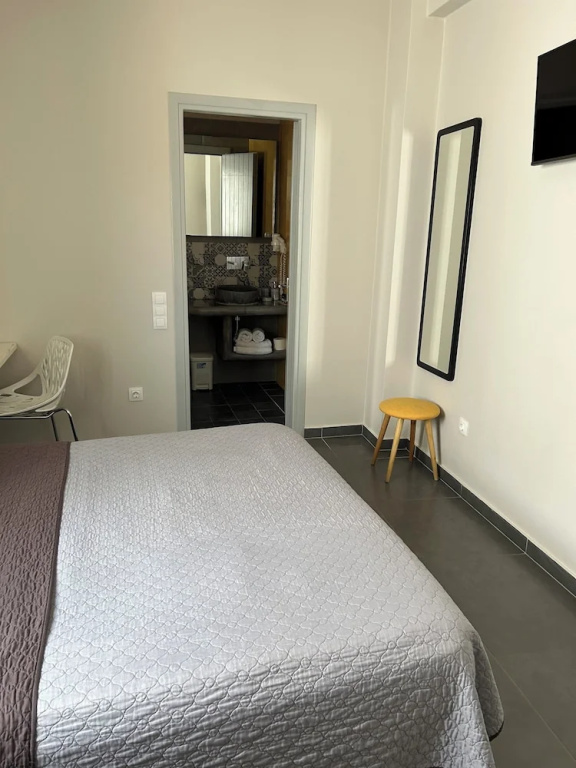 Economy room