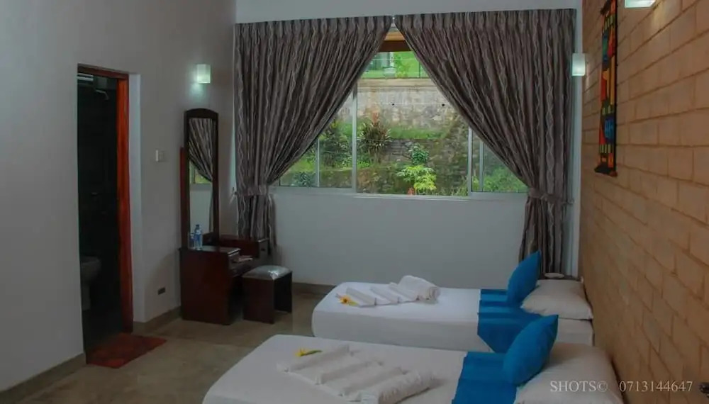 設有露台及景觀的標準雙人房，配有雙人床