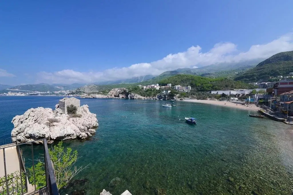 Beach & Waterfront