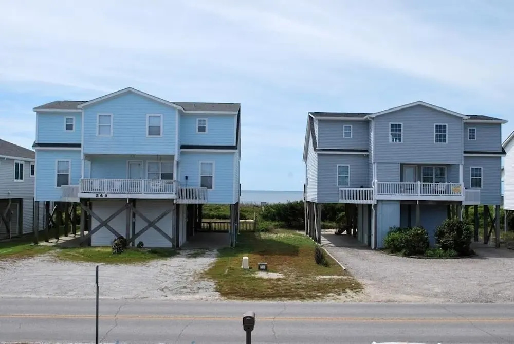 1 Galway Girl 3 Bedroom Home by RedAwning