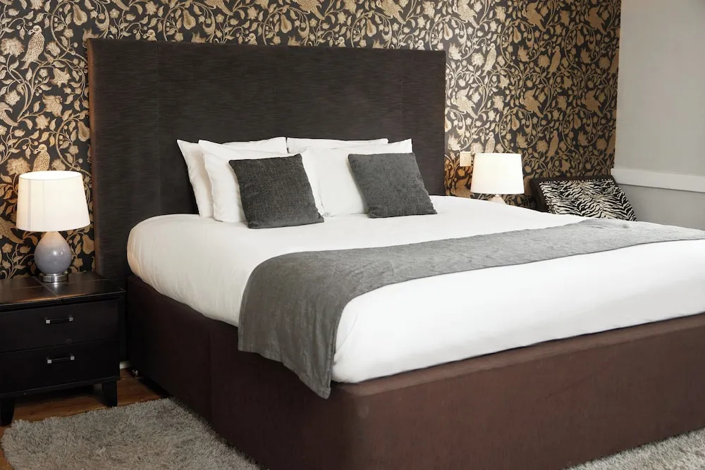 Luxury Suite