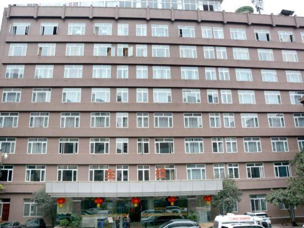 Donghua Hotel Bazhong