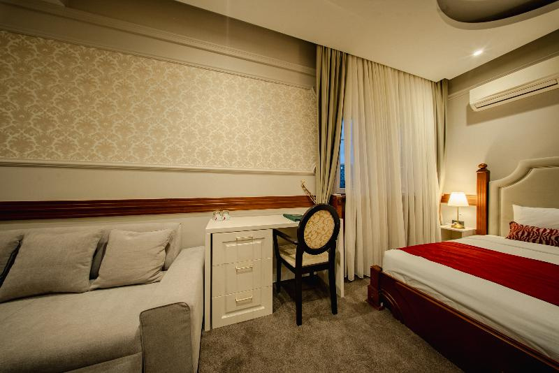 Deluxe Double room (full double bed)