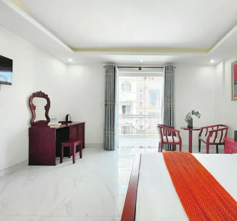 Deluxe Double room with balcony (full double bed)