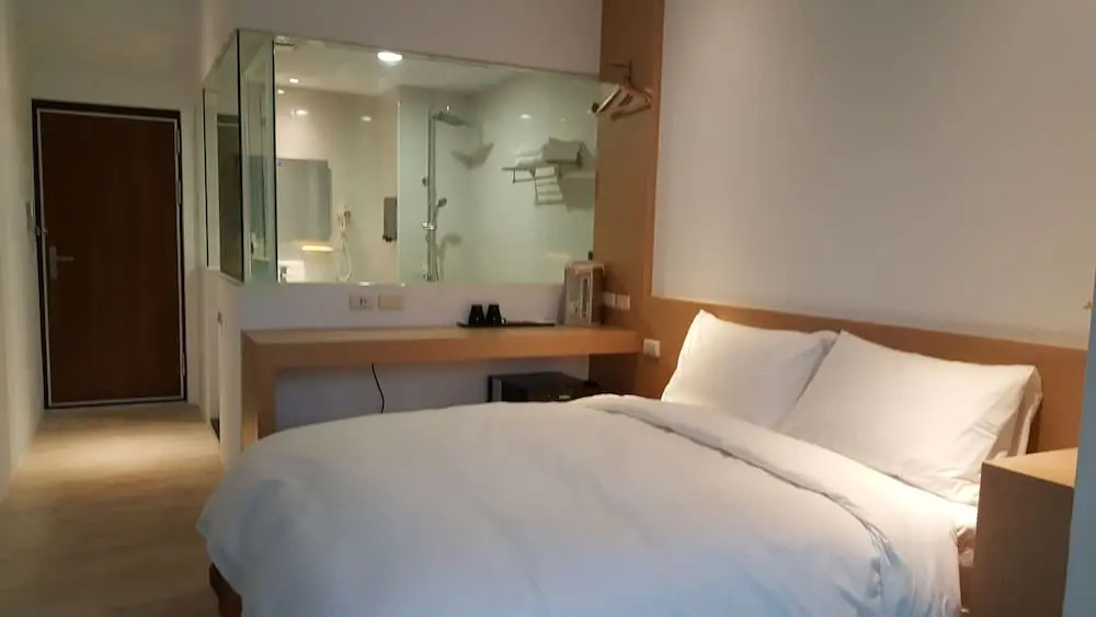 Standard Double room with balcony (full double bed)