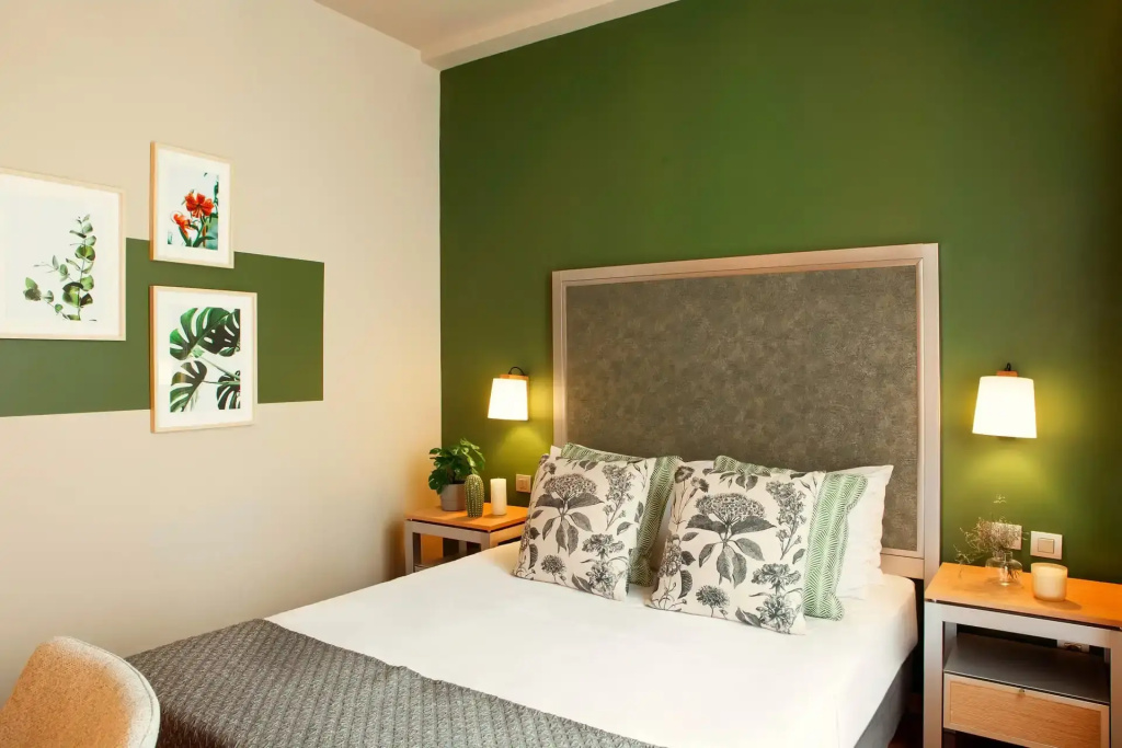Standard Double room (full double bed)