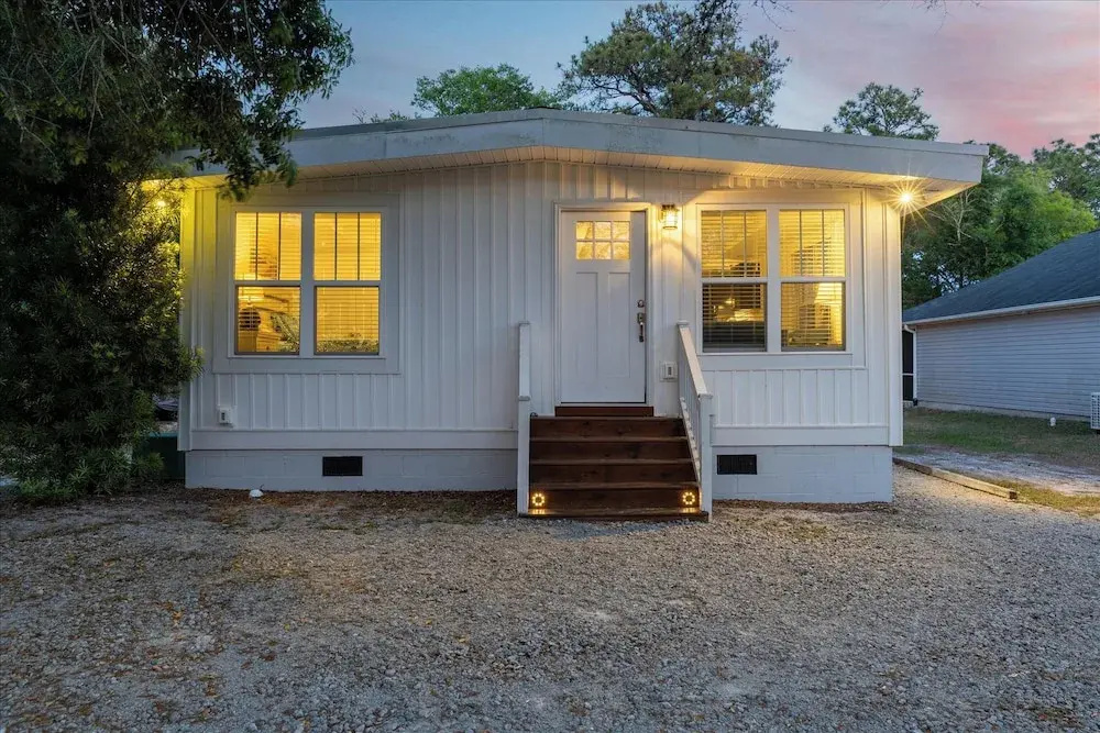 Modern Oak Island Escape: 1 Mile to Long Beach!