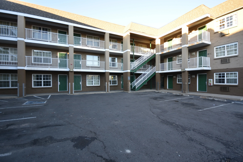 HomeTowne Studios by Red Roof Denver - Lakewood West