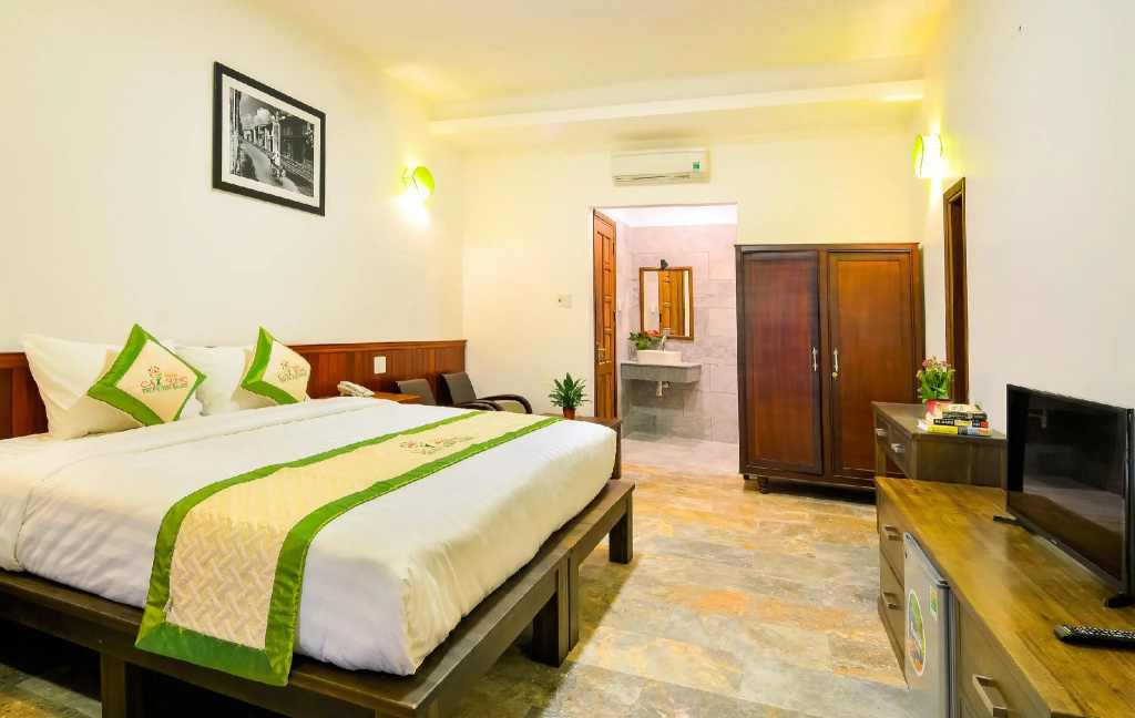 Superior Double room (full double bed)