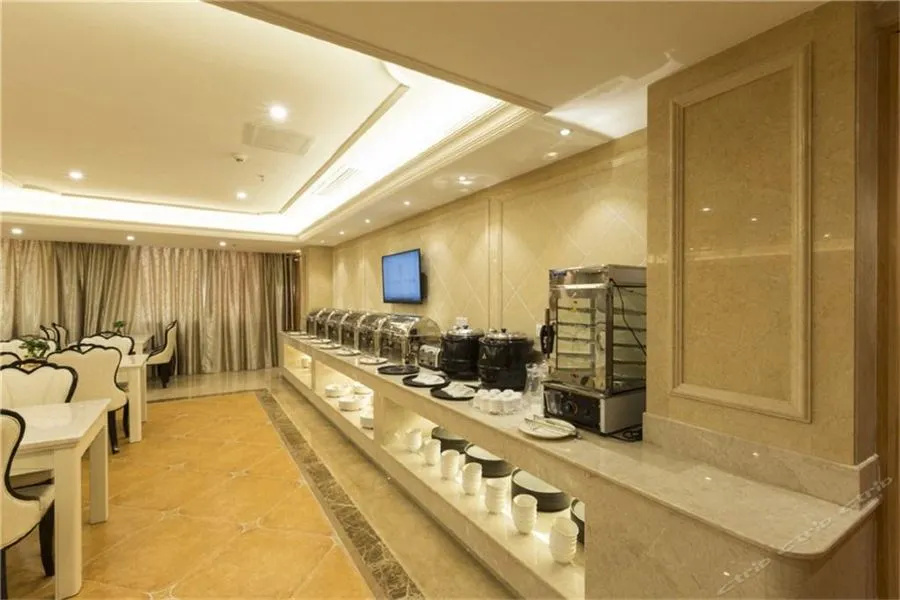 Food & Beverage