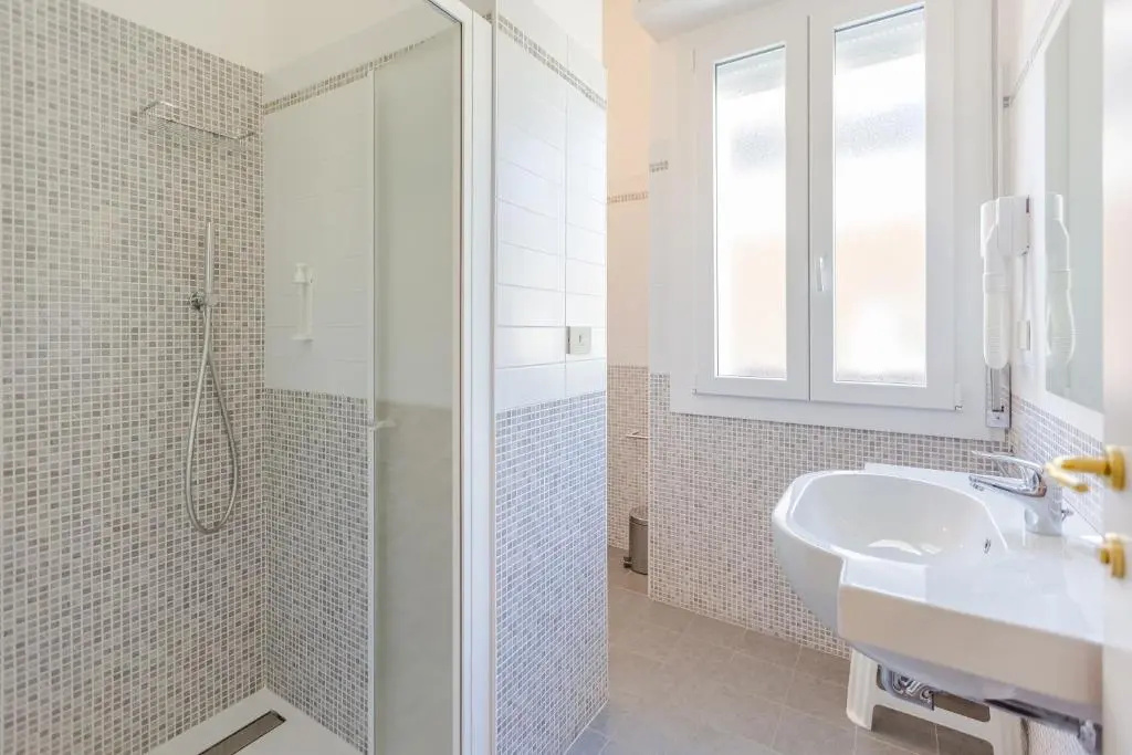 Deluxe Double room (full double bed)