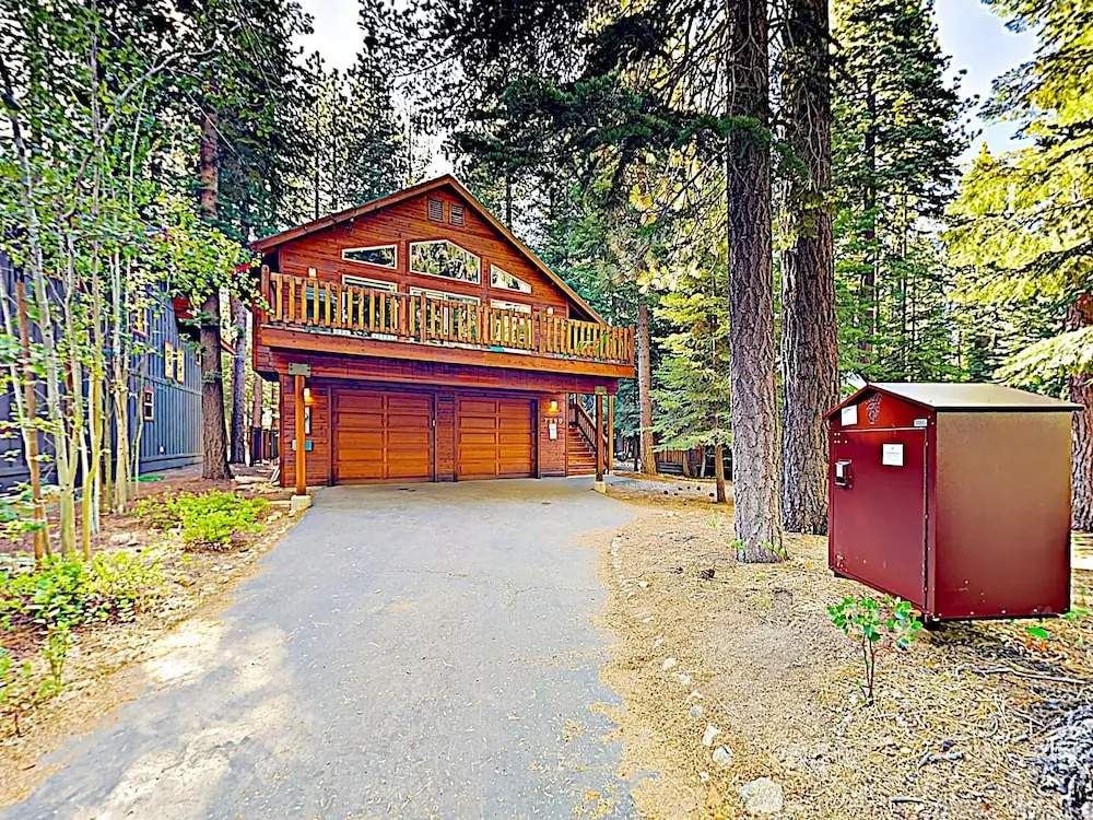 7250 2nd Ave Home 3 Bedrooms 2 Bathrooms Home