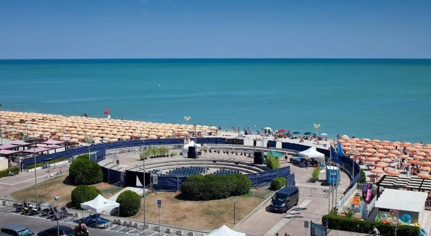 Beach & Waterfront