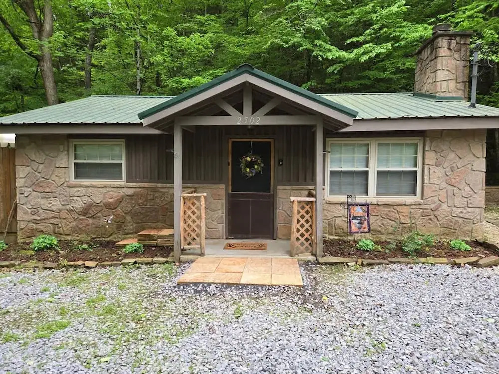 Stone Haven Cabin by Beyond Expectations With Hot Tub