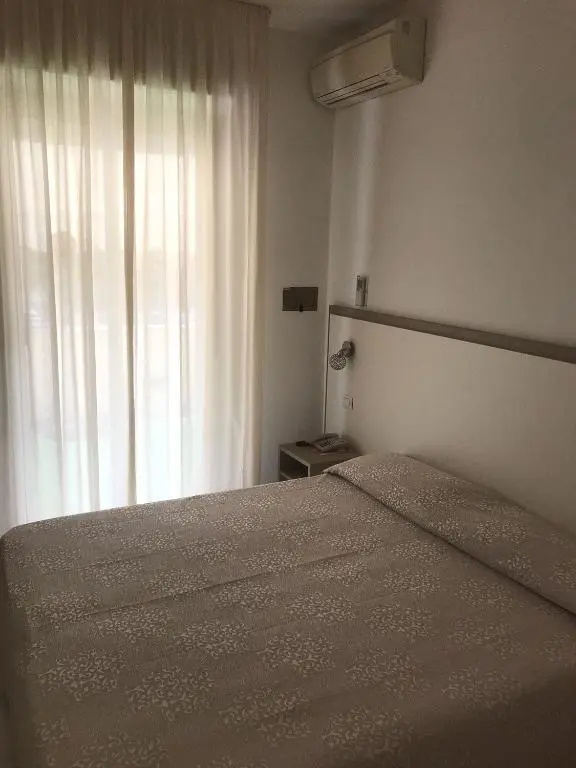 Standard Double room with sea view (full double bed)