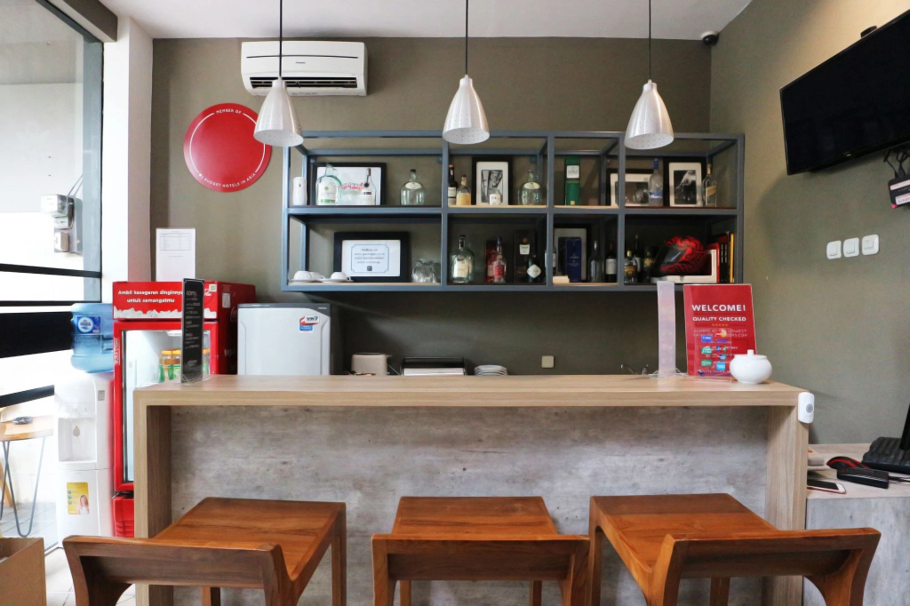 Food & Beverage
