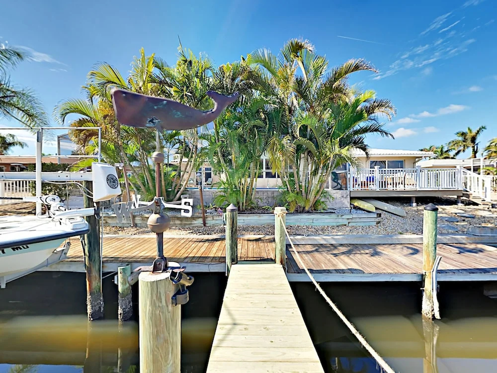 4527 Bimini Home 3 Bedrooms 2 Bathrooms Home