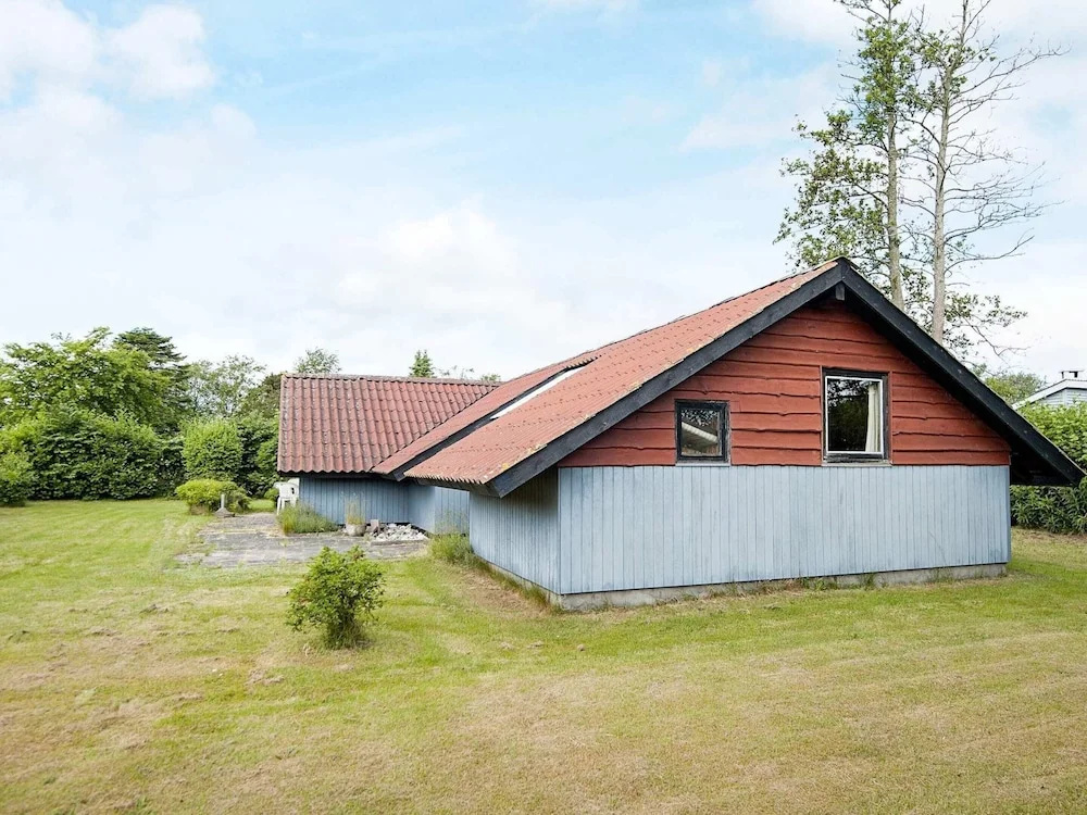 Charming Countryside Escape-by Traum