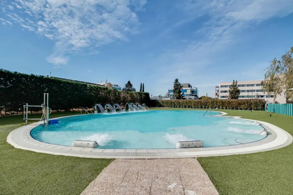Barcelona Airport Hotel - 5
