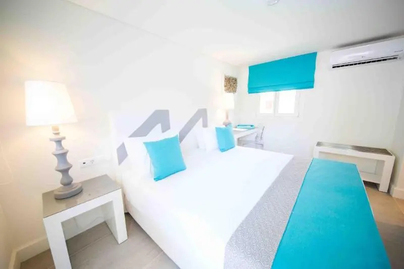 Superior Double room with balcony and with sea view (full double bed)