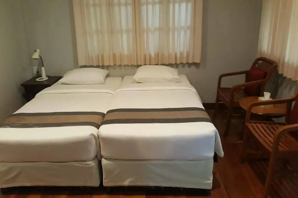 Baan Klang Aow Beach Resort - Chambres