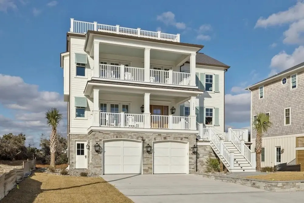 Sea Pearl 5 Bedroom Home by RedAwning