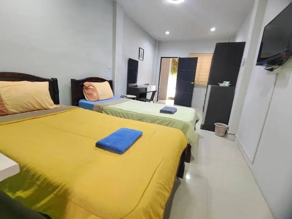 Standard Double Basement room (twin beds)